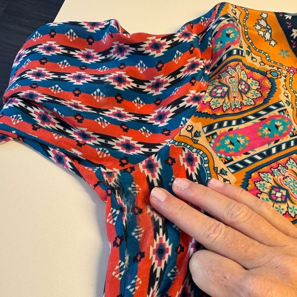 Tolani Silk Long Sleeve Pink Multicolor V neck shirt blouse size small or medium - Picture 7 of 10